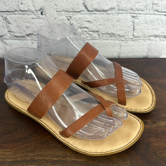 BORN "Enders" Full Grain Leather CrissCross Straps Flat Sandal 7M Whiskey VGC - Picture 2 of 10